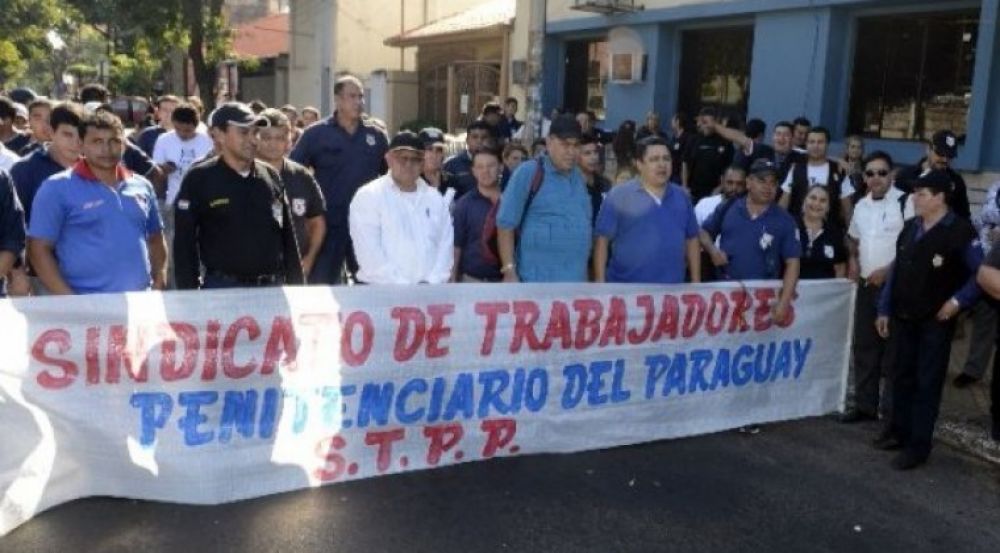 Guardiacárceles suspenden huelga anunciada desde este lunes
