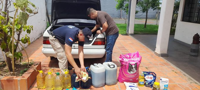 Retienen vehículo e incautan mercaderías por G. 32 millones