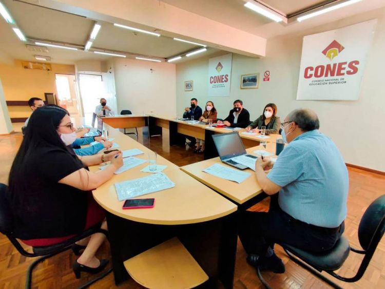 Estudiantes universitarios retornarán a clases presenciales de manera gradual