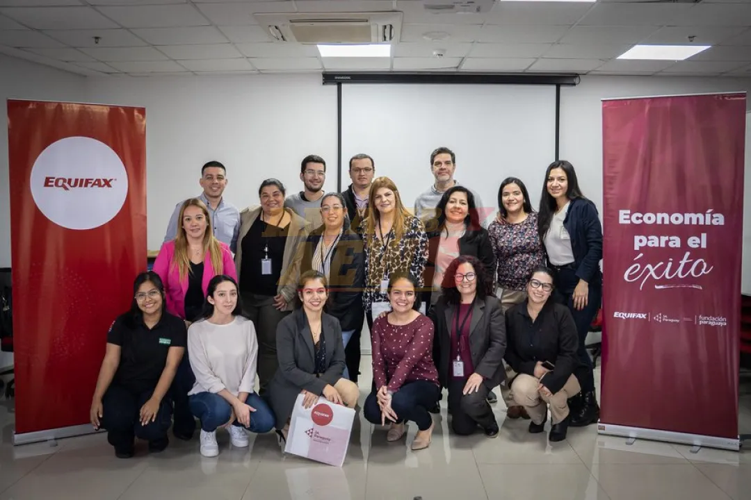 Voluntarios de Equifax se capacitan para impulsar la décima edición del programa “Economía para el Éxito”
