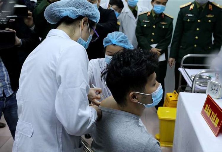 Vietnam comienza pruebas en humanos de otra vacuna contra el coronavirus