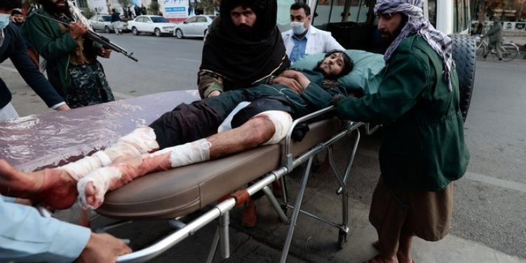 Un comando del ISIS atacó un hospital militar en Kabul: al menos 25 muertos y 40 heridos