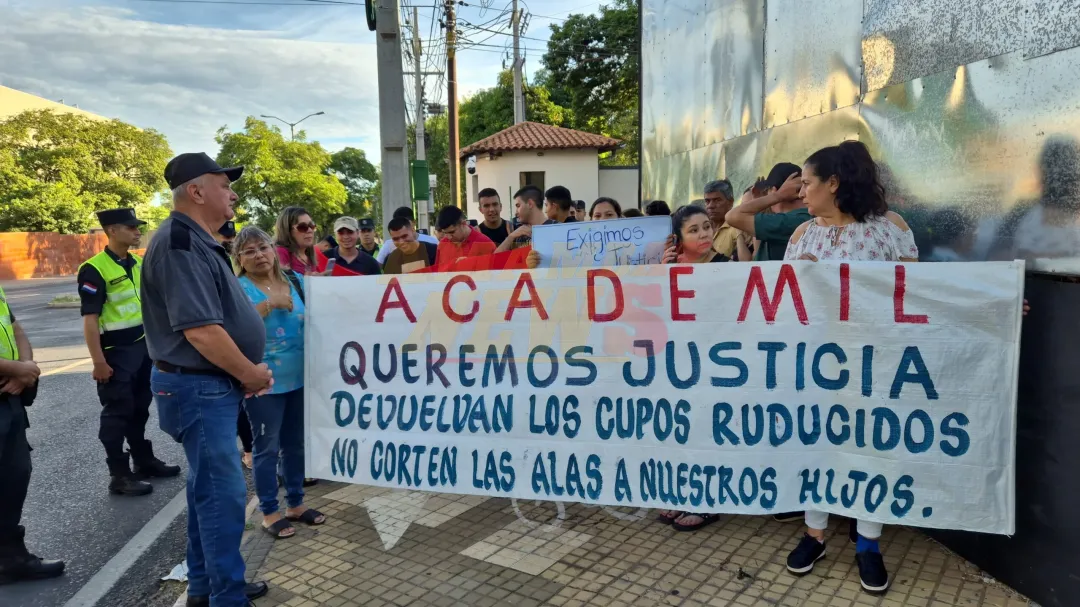 Ministro de Defensa explica que la reducción de cupos en la Academil se debe a limitaciones en la infraestructura