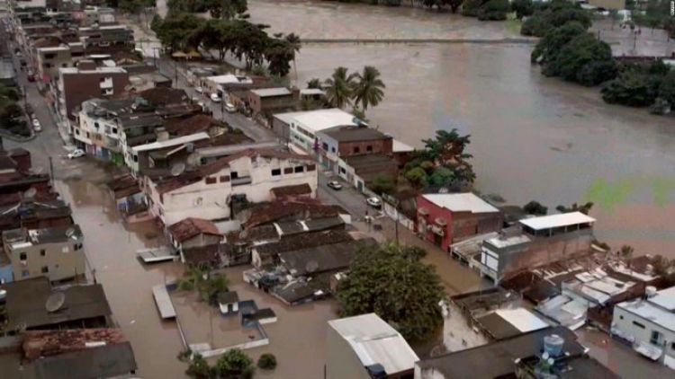 Aumenta a 136 el número de fallecidos por inundaciones en Brasil