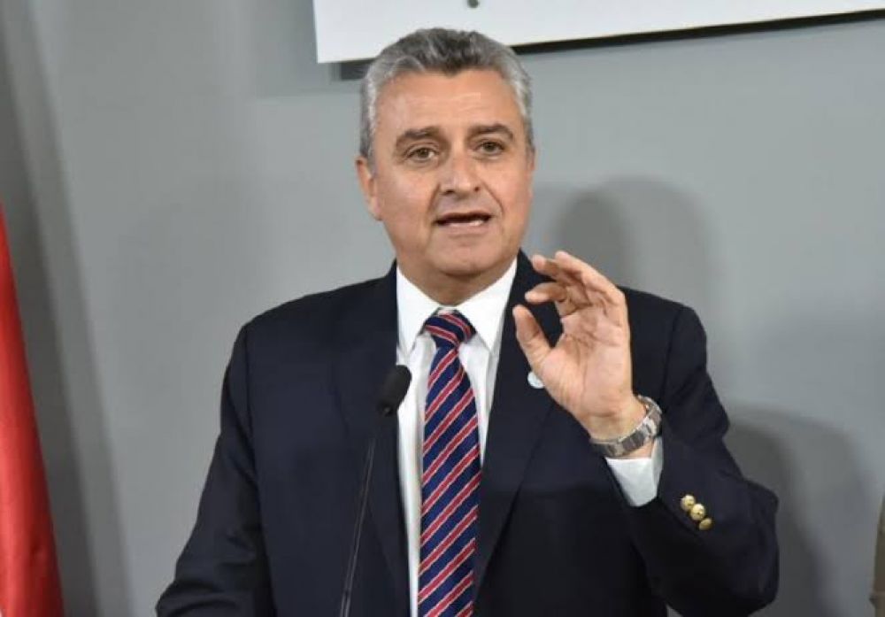 Ex ministro Villamayor dejó a 600 policías sin salario