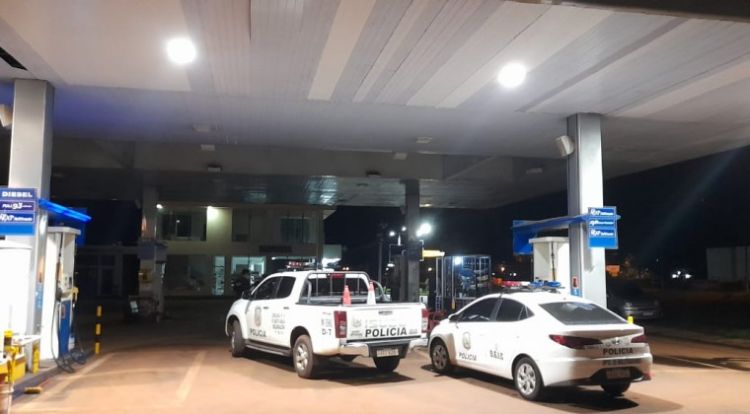Roban G. 95 millones de un surtidor y balean a lince que hacía de "guardia privado"