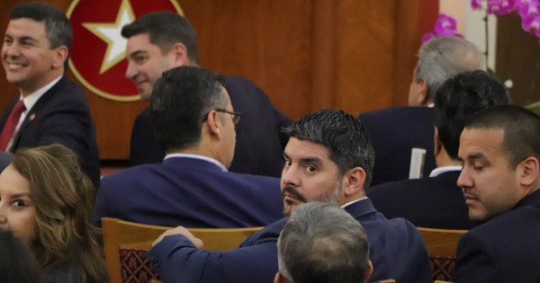 Nenecho podría enfrentar una investigación y el cartismo condiciona su candidatura