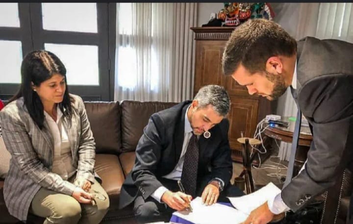 “Marito con la lapicera es un mono con Gillette”, afirma Lea Giménez