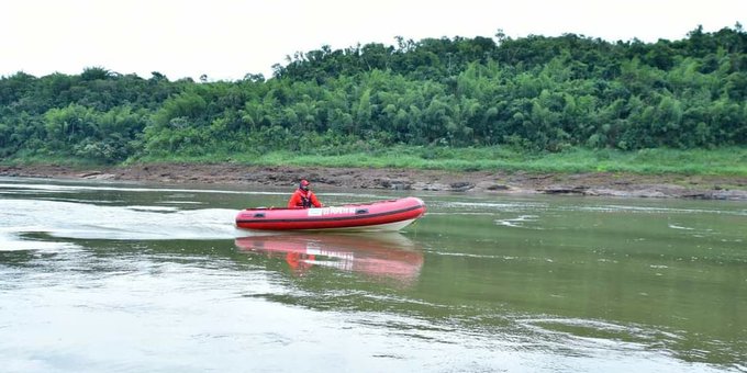 Buzos de Itaipú colaboran en búsqueda del cuerpo de la hija de la escribana