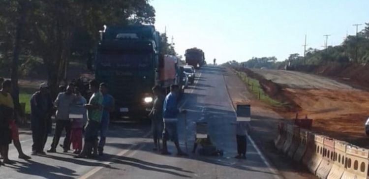 Indígenas cierran ruta para pedir ayuda alimentaria en Caaguazú