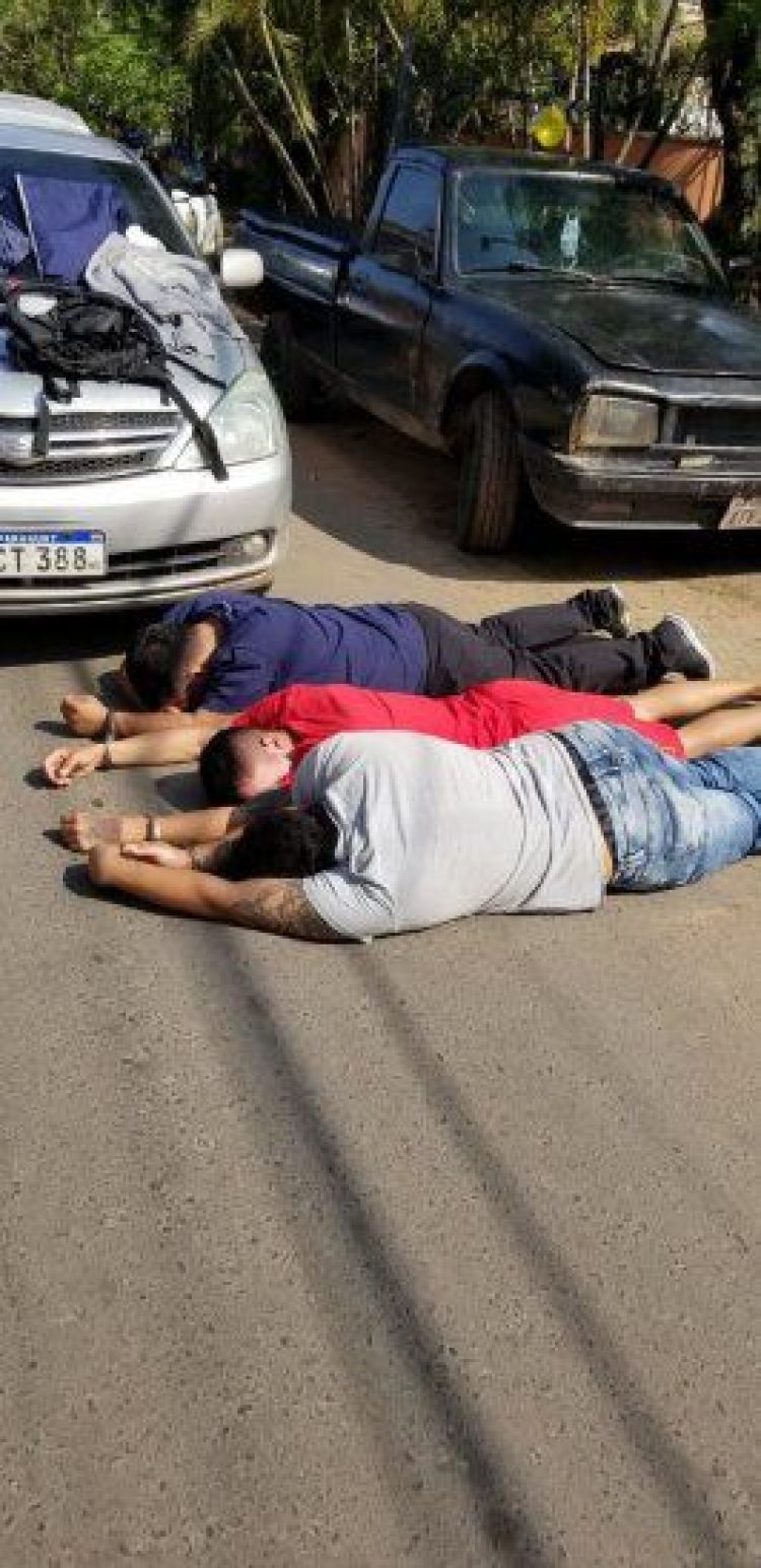 Policía captura a supuestos miembros de banda de asaltantes en Trinidad