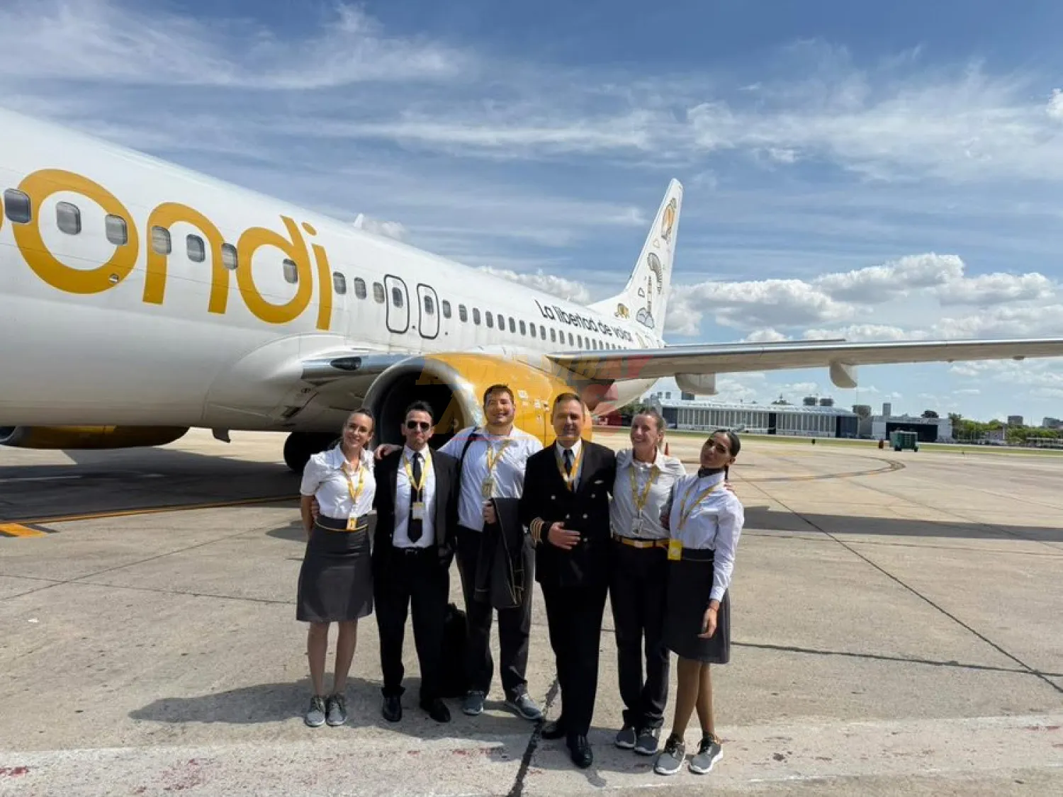 Flybondi inicia sus vuelos regulares en Paraguay y anuncia nuevas rutas