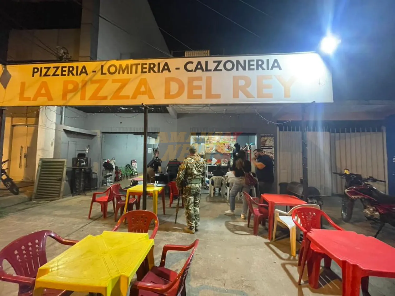 Utilizaban la fachada de una pizzería para vender drogas
