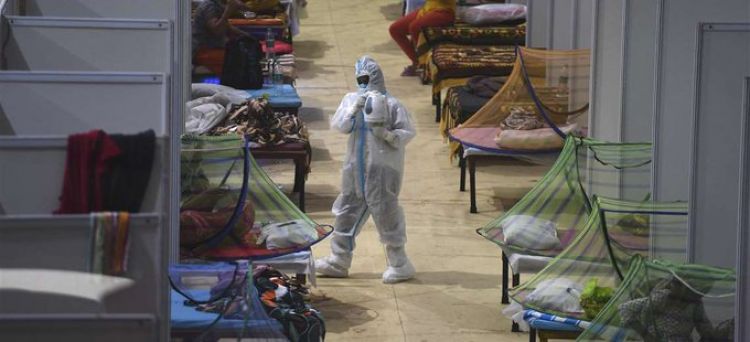 Pandemia de coronavirus suma 10.160 nuevas muertes y 705.957 contagios