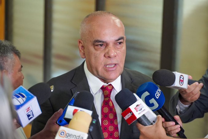 Sociedades médicas exigen a Bachi Núñez rectificar expresiones “infundadas” y “perjudiciales”