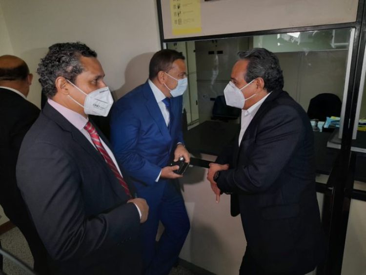 El gobernador Hugo Javier comparece en tribunales