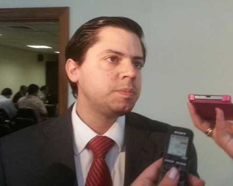 Abogado de Friedmann niega chicanas pero hechos lo desmienten