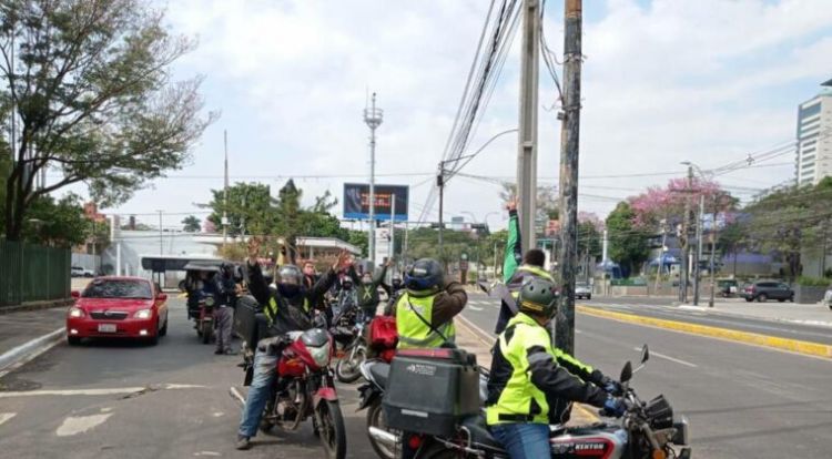 Deliverys exigen estar en la mesa de negociación sobre el combustible