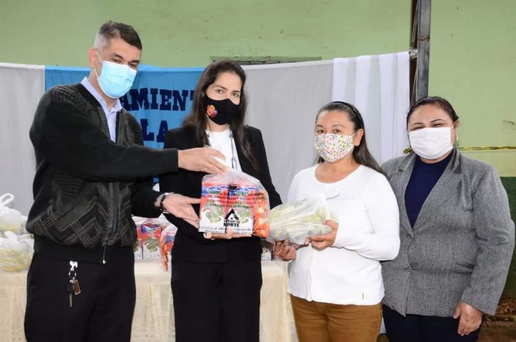 Más de 2 mil 700 kits de la merienda escolar fueron entregados esta semana por la Gobernación