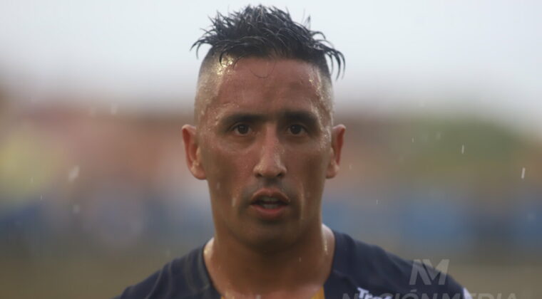 Debut y gol de Lucas Barrios en el fútbol paraguayo