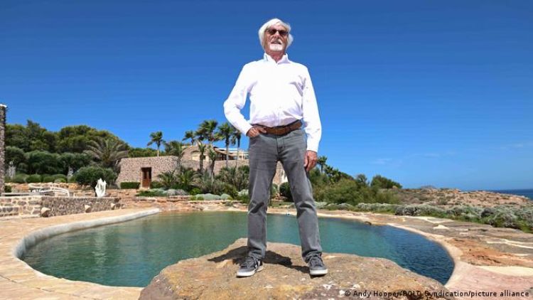 Exjefe de Fórmula Uno niega acusación de fraude ante tribunal británico