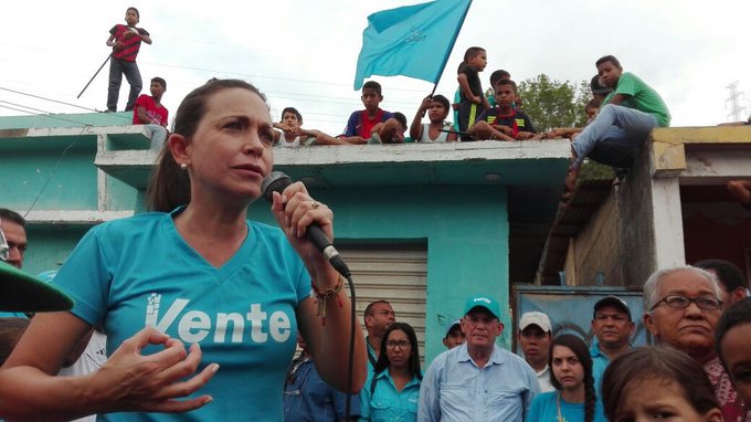Dictadura venezolana deja inelegible a opositora por 15 años
