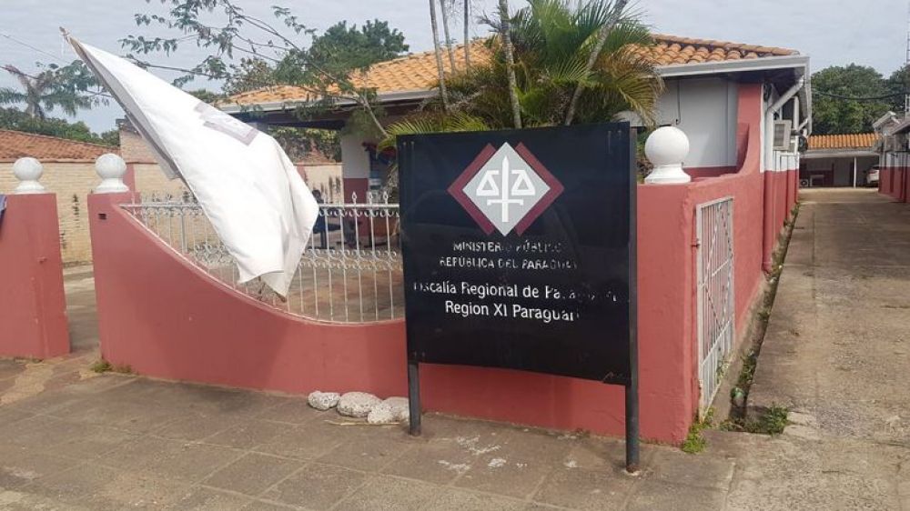 Fiscal Luis Piñánez allana la Fiscalía de Paraguarí