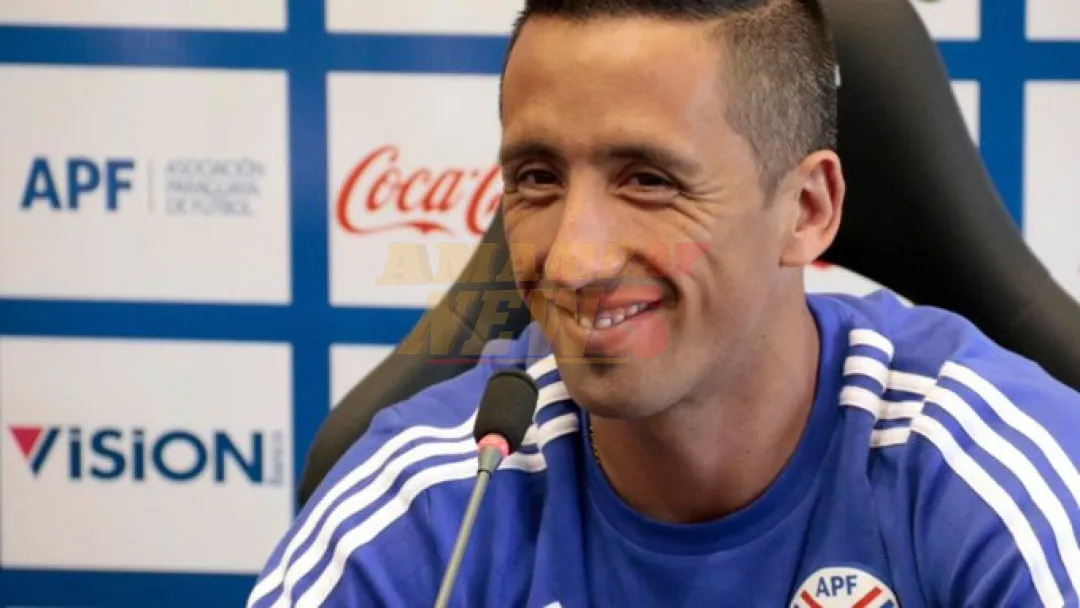 Lucas Barrios anuncia su retiro