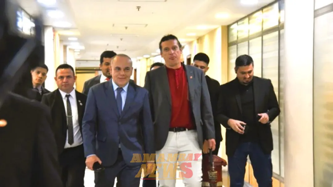 Senadores evitan críticas por autoaumentos y privilegios