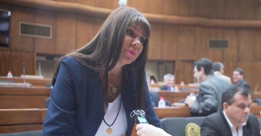 Celeste Amarilla: Las mujeres tenemos derecho a ser putas y tenemos derecho a ser vírgenes