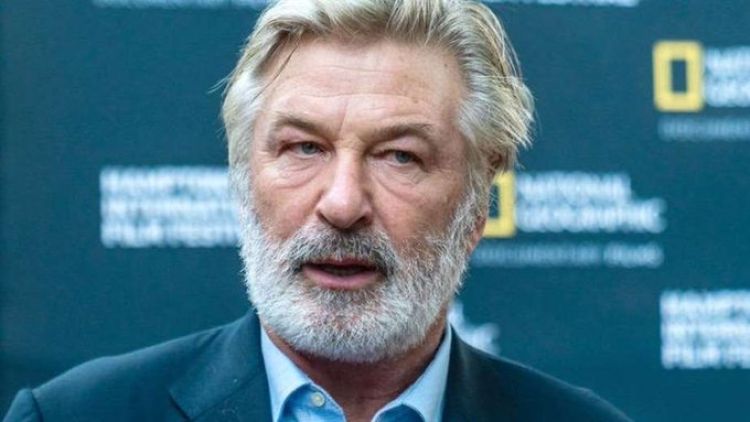 Alec Baldwin habla por primera vez en público después de disparar accidentalmente a Halyna Hutchins