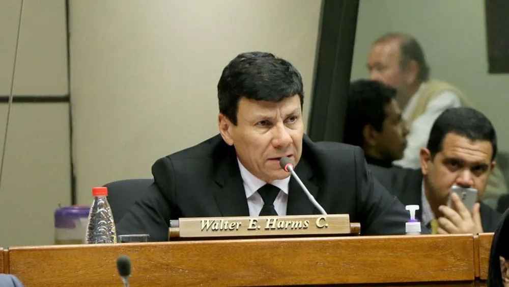 EEUU cancela la visa al diputado cartista Walter Harms y a su familia