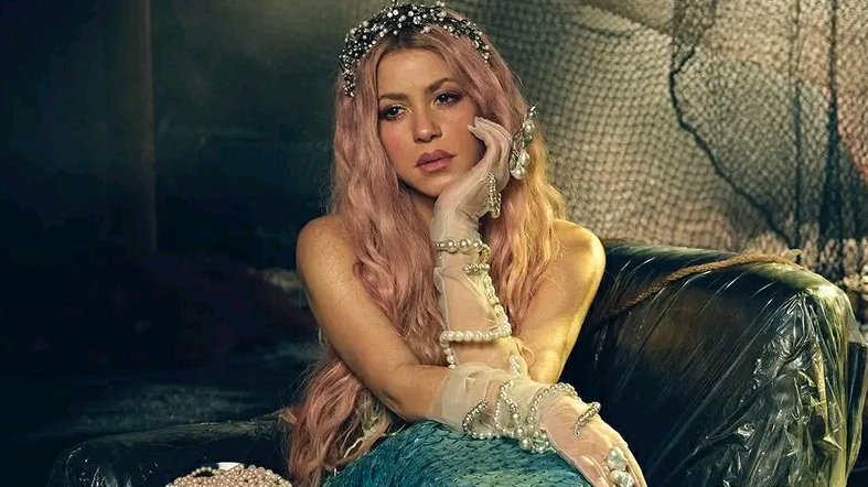 Revelan la identidad de la mujer a quien empujó Shakira