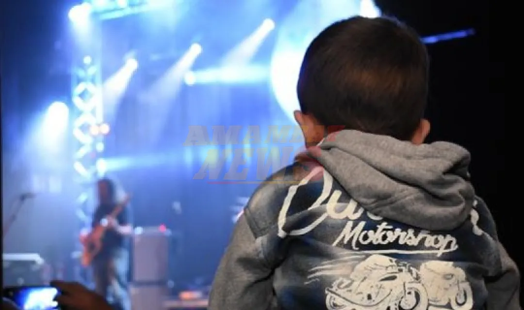 Pediatras alertan sobre grave riesgo auditivo en niños expuestos a conciertos