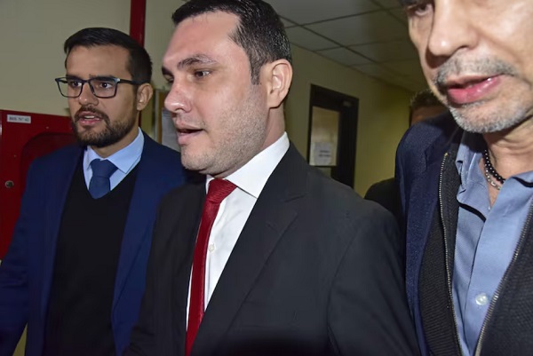 Senador Rivas ofrece millonaria caución para evitar medidas