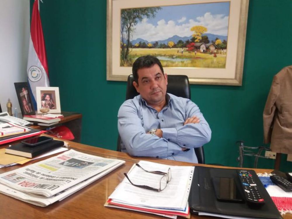 Senador de Añetete le pide a Abdo que renueve su entorno