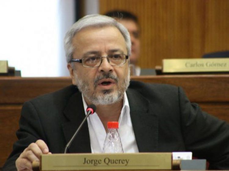 Querey: Gastos en hospitales deben ser cubiertos por el Estado y no por familiares de pacientes