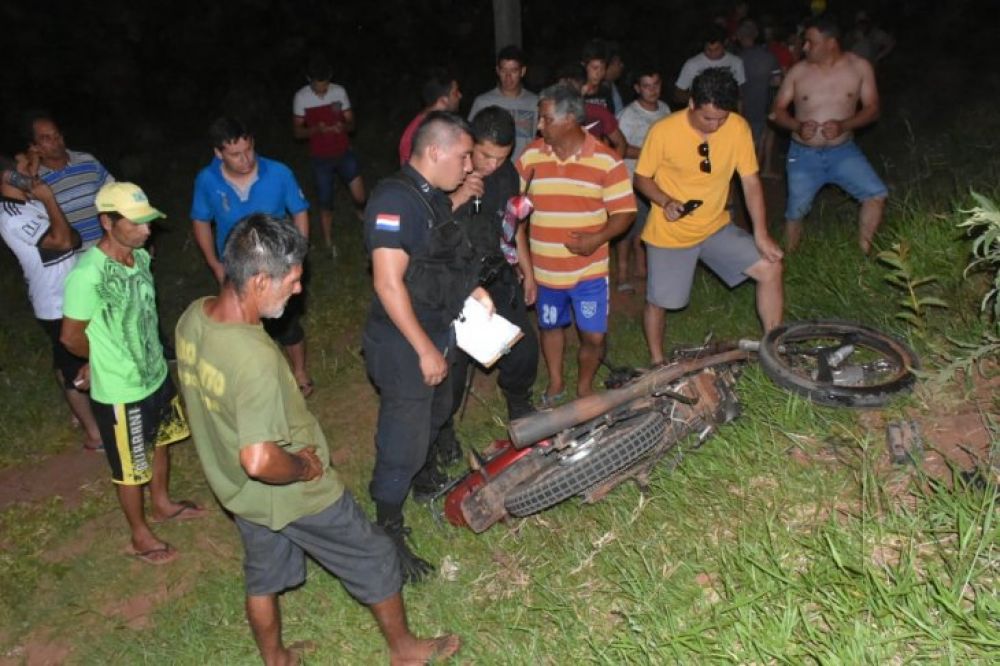Tres muertos en violento choque entre motocicletas en Caaguazú