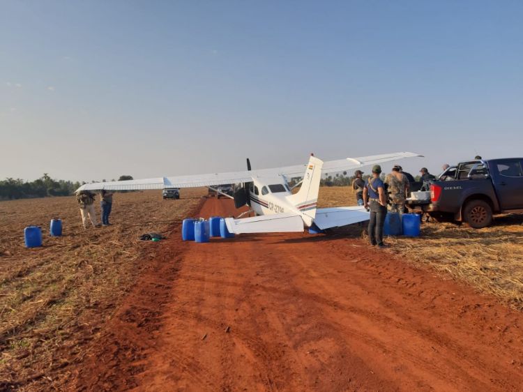 Avioneta incautada en Alto Paraná transportaba casi 400 kilos de droga, indican