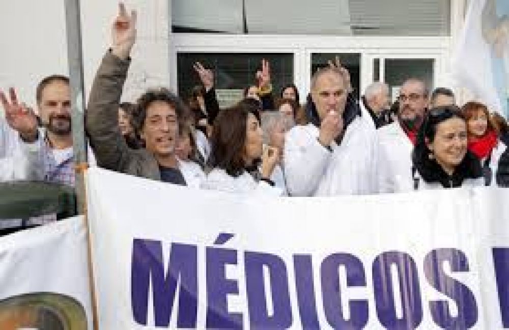 Médicos irán a huelga el 17 de junio