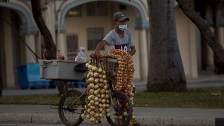Cuba supera el millón de casos y más de 8.000 muertes por COVID-19