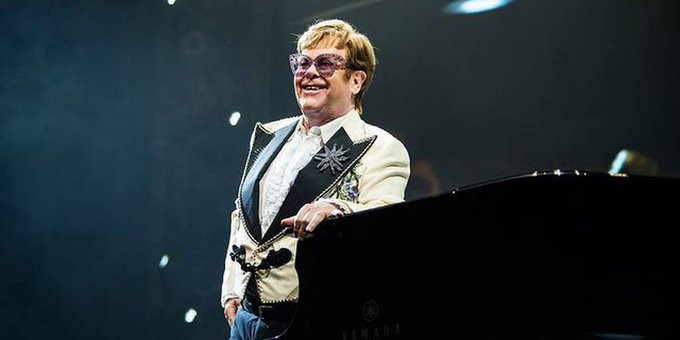 Elton John despide medio siglo de trayectoria en los escenarios