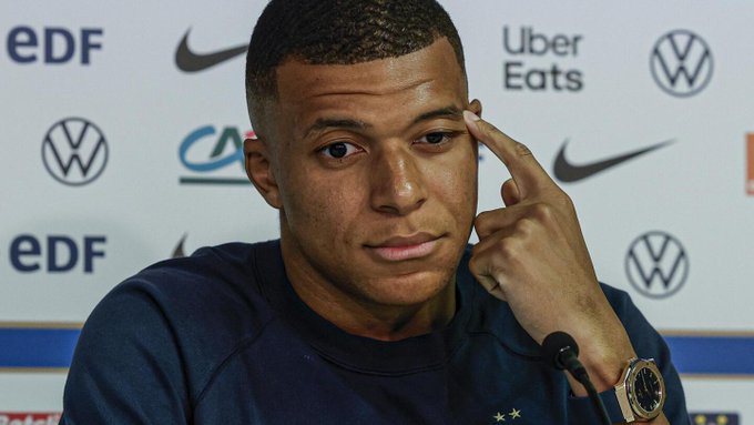 PSG mantiene la presión sobre Mbappé: O renueva o traspaso