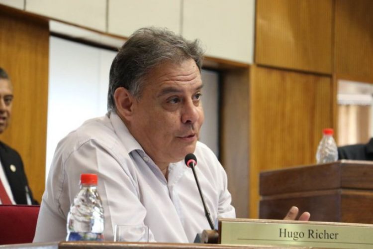 El Ejecutivo no tiene un plan ante la crisis del combustible, afirmó senador