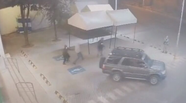 Misma camioneta en fallidos intentos de arrancar cajeros