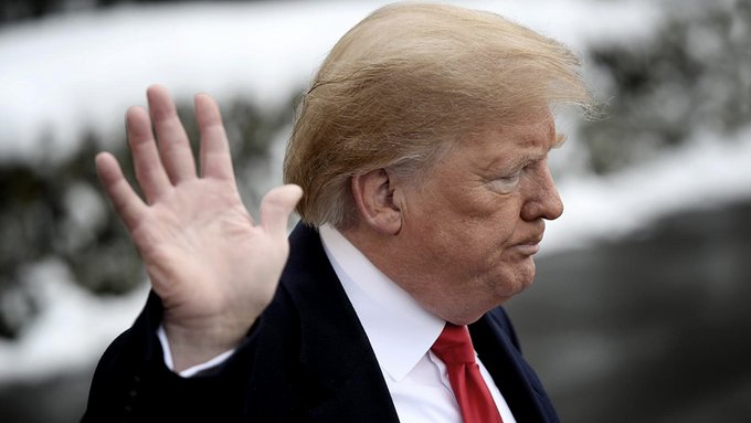 Trump enfrenta 37 cargos por el caso de su manejo de documentos clasificados