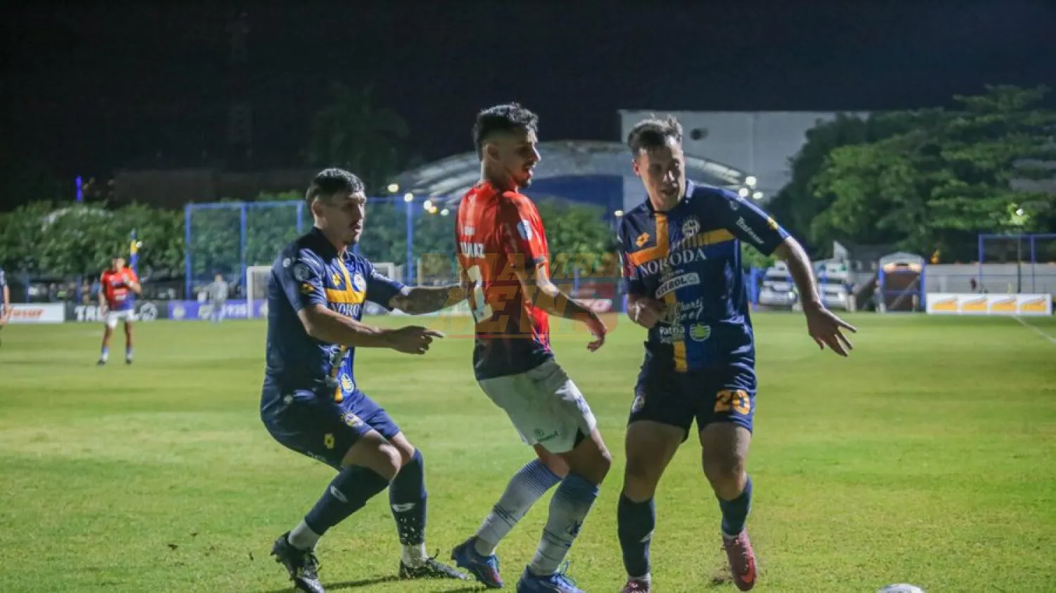 Trinidense remonta y vence al 2 de Mayo