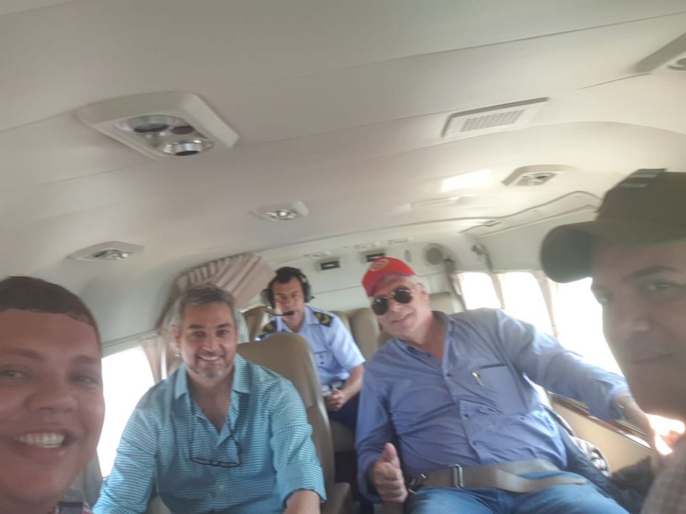 Diputado Juancho Acosta no pierde la oportunidad y saca más una selfie con Marito