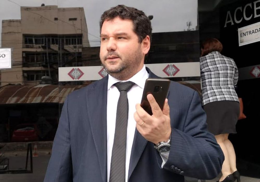 Exviceministro dice que querellará a los que lo acusaron en torno al bolígrafo de Minotauro