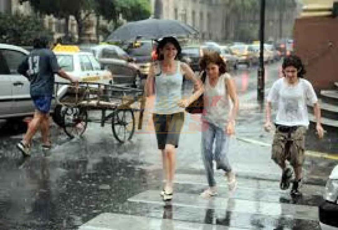 Domingo caluroso con lluvias y tormentas desde la tarde, anuncia Meteorología